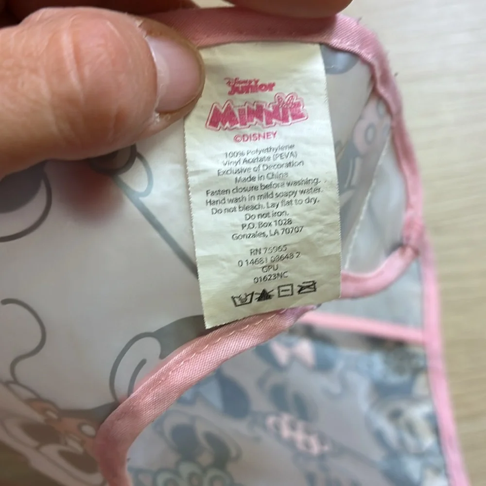 Disney Junior Minnie Mouse Bib - Picture 2 of 3